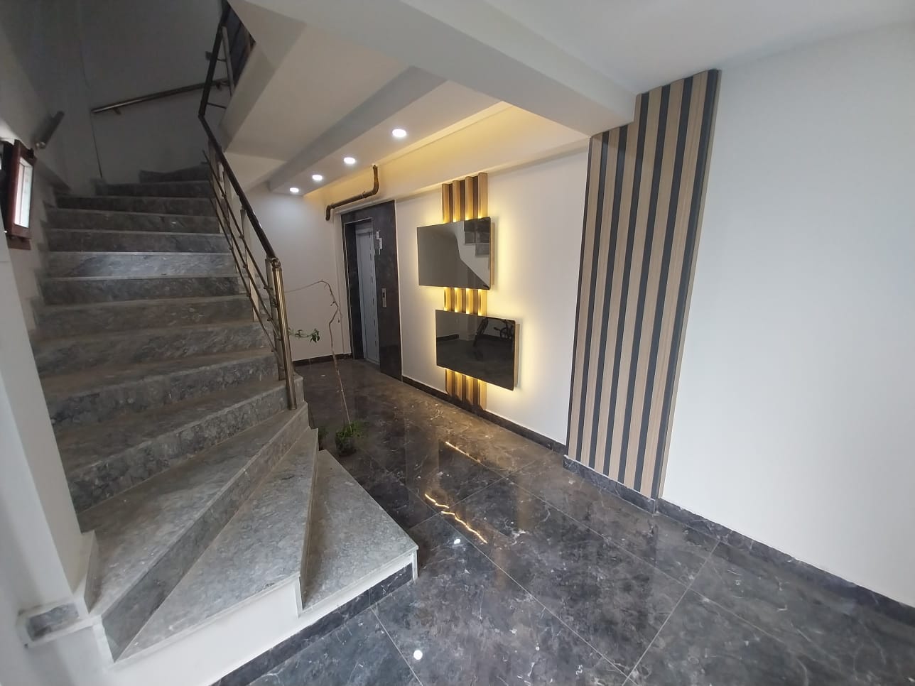 Lüks Havuzlu Sitede Satılık 2+1 Daire